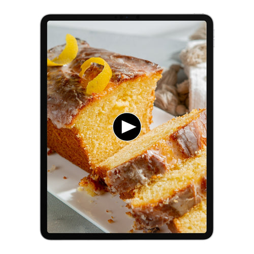 Zitronenkuchen auf einem Tablet