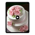 Fondant Torte mit Rosen auf einem Tablet