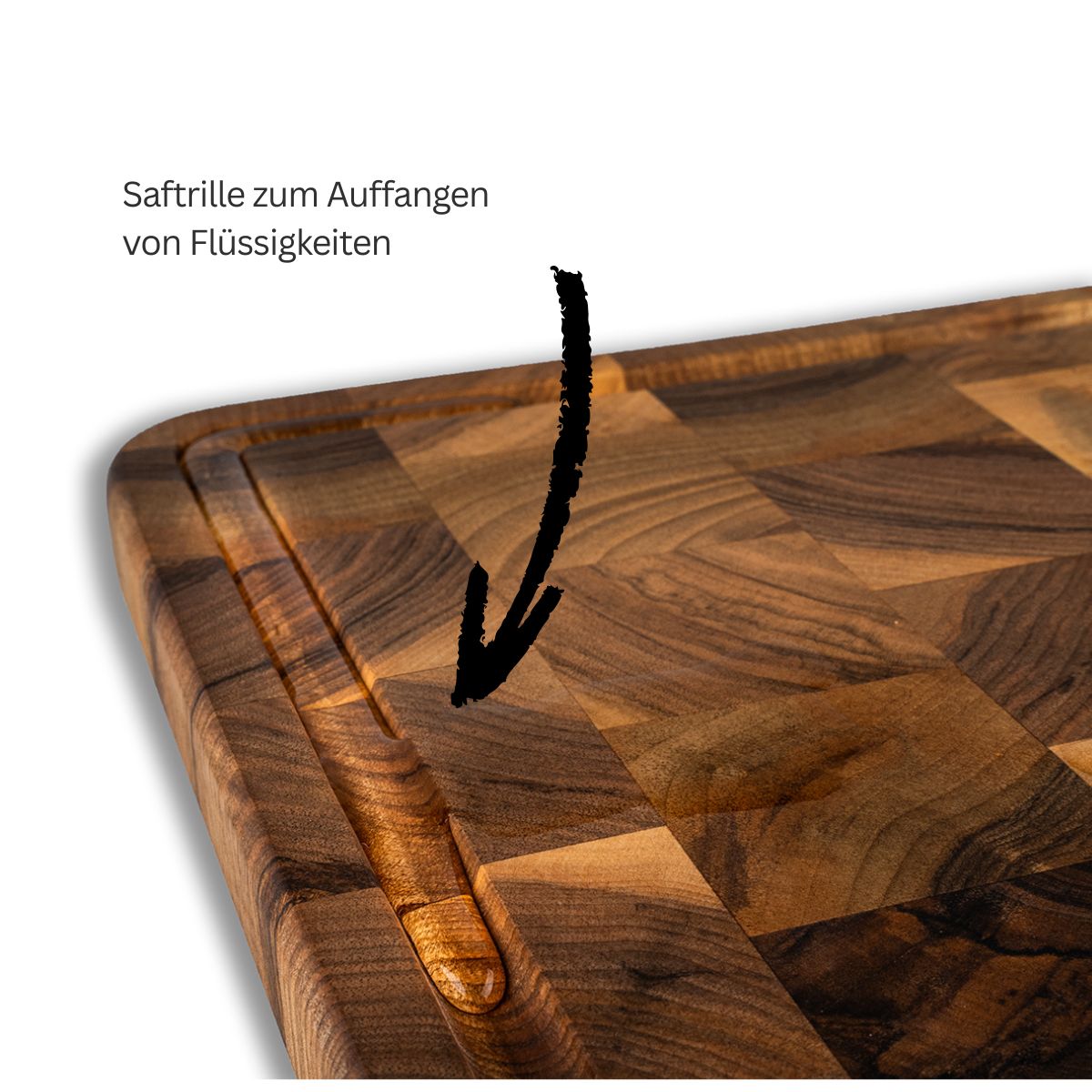 Holzbrett mit Saftrille Nahaufnahme