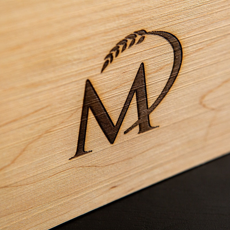 Holzbox mit Marcel Paa Logo