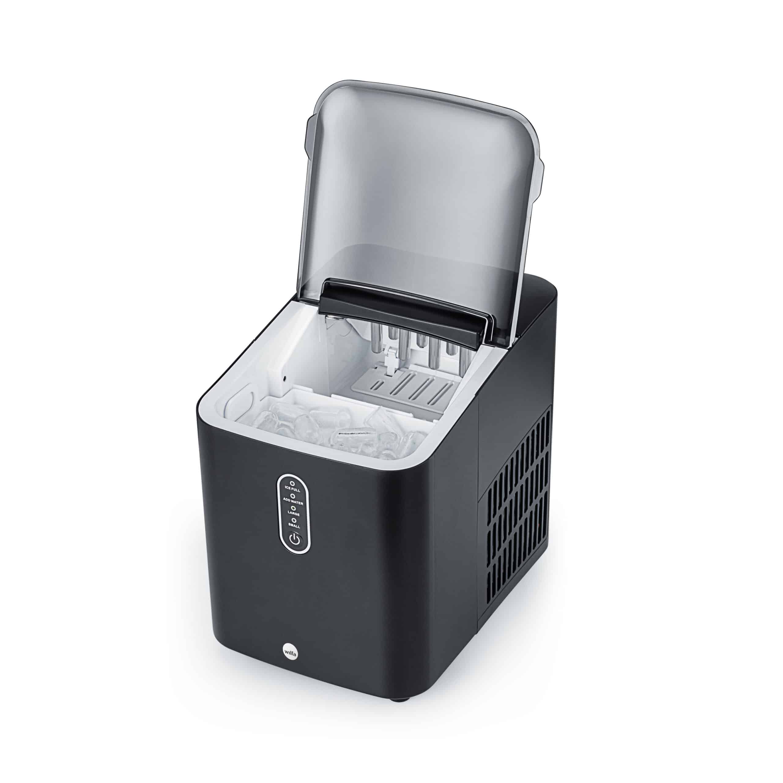 Schwarze Eismaschine mit Eiswürfeln