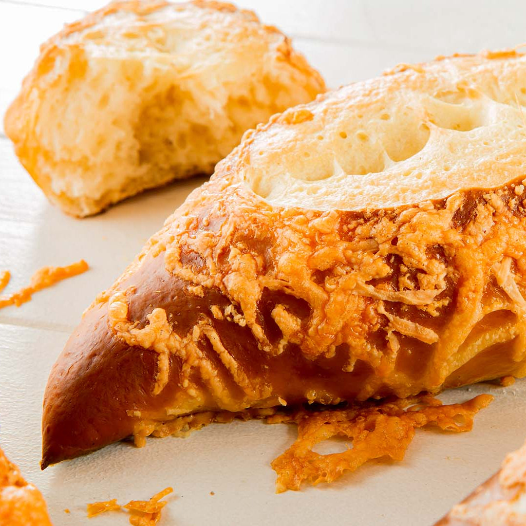 Laugenstange mit Käse überbacken