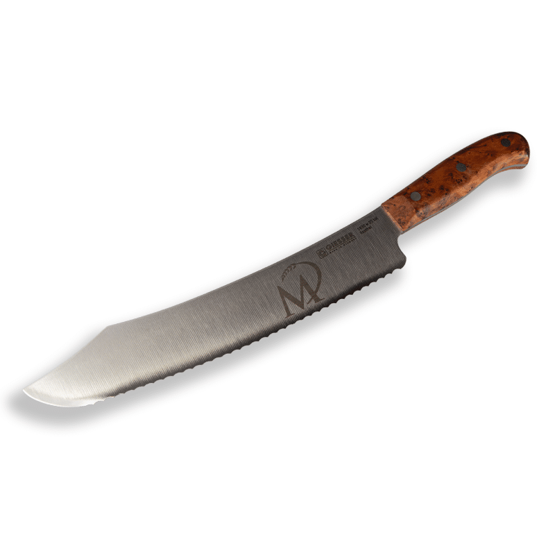 Brotmesser mit Holzgriff freigestellt