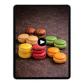 Macarons auf einem Tablet