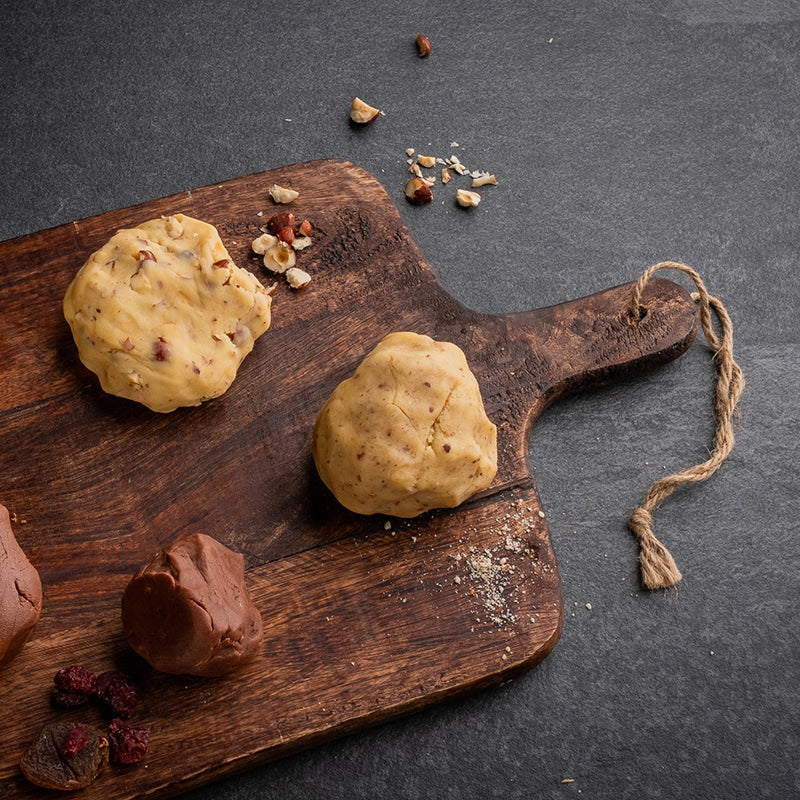 Keksteig auf Holzbrett, Zutaten