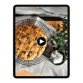 Frisch gebackenes Brot auf einem Tablet