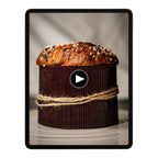 Schokoladen Orangen Panettone auf einem Tablet