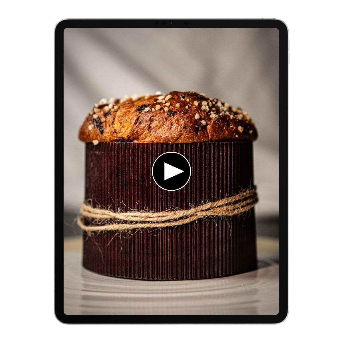 Schokoladen Orangen Panettone auf einem Tablet