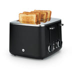 Schwarzer Toaster mit Toastscheiben