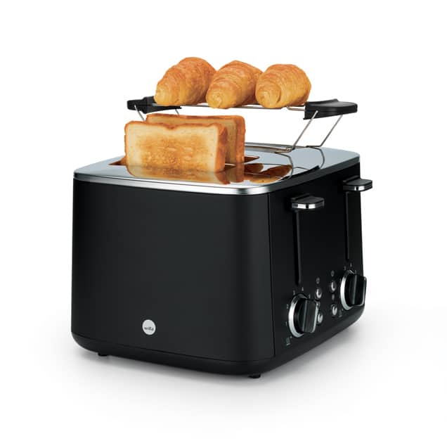 Schwarzer Toaster mit Croissants, Toast