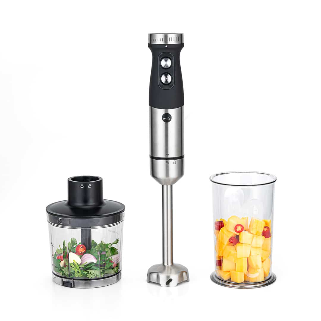 Stabmixer mit Zubehör und Zutaten
