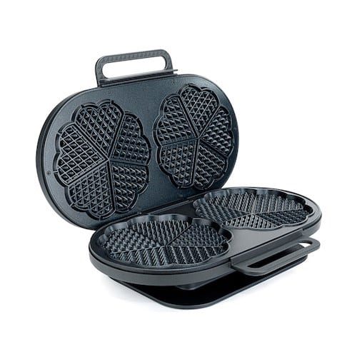 Waffeleisen für Herzwaffeln geöffnet