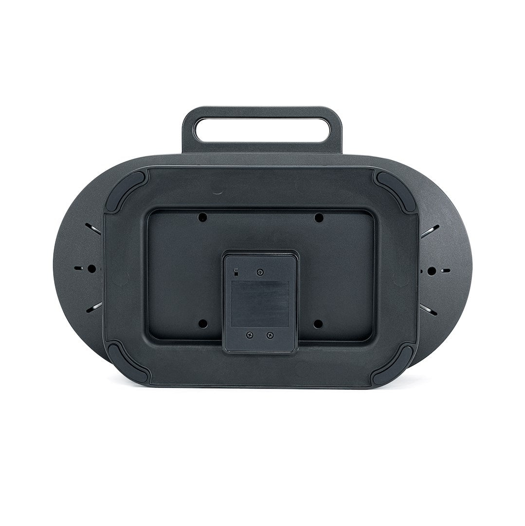 Schwarze Backform von hinten