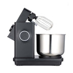 Schwarze Küchenmaschine mit Rührschüssel